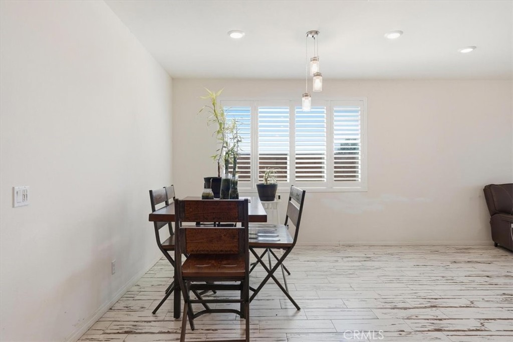 32350 Iron Trail Road Winchester, CA 92596 - Photo 7 of 32 a dining room with furniture and window