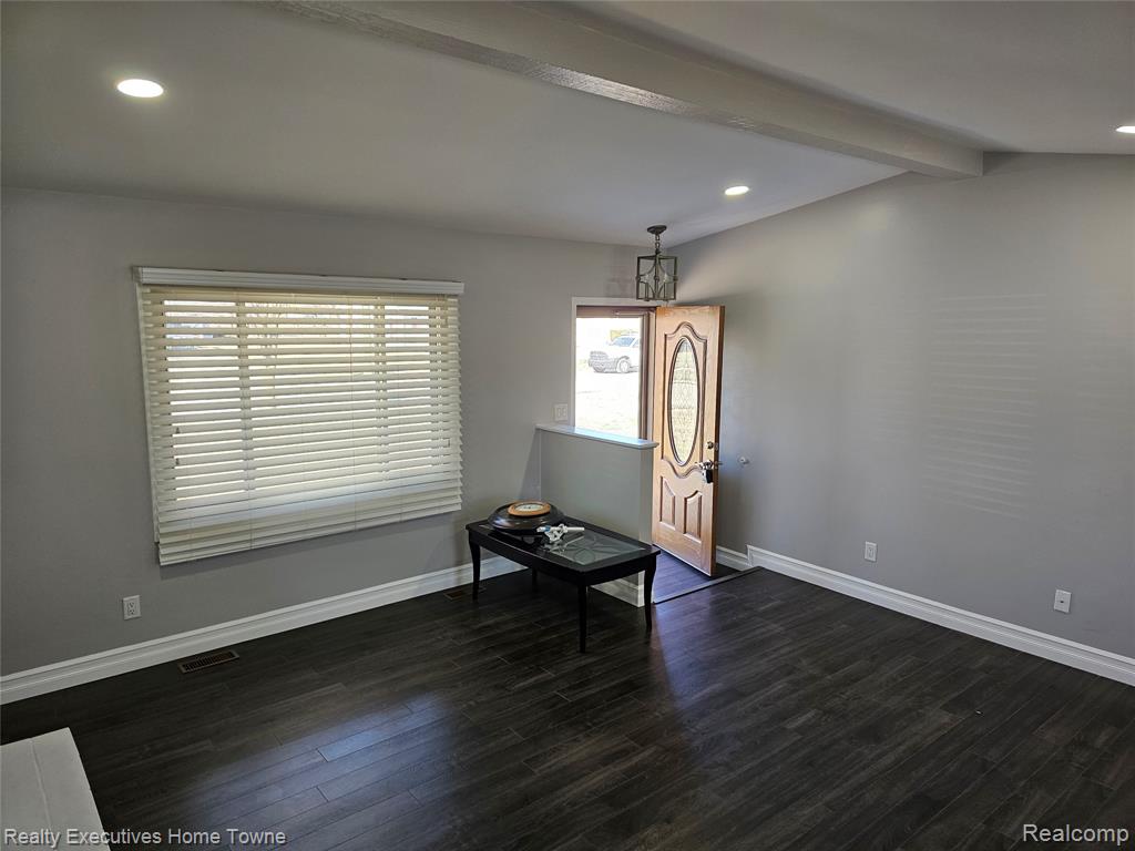 2458 Lindell Road Sterling Heights, MI 48310 - Photo 4 of 20