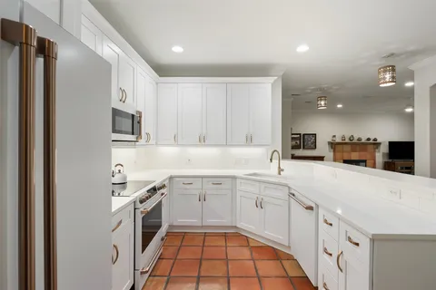 $699,000 | 5507 Oakwood Cove, Unit A2, Austin, TX 78731