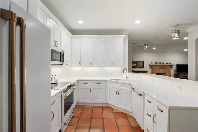 $699,000 | 5507 Oakwood Cove, Unit A2, Austin, TX 78731