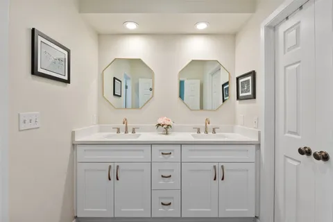 $699,000 | 5507 Oakwood Cove, Unit A2, Austin, TX 78731