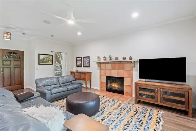 $699,000 | 5507 Oakwood Cove, Unit A2, Austin, TX 78731