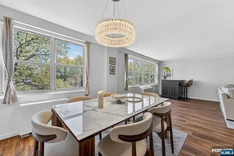 $389,999 | 926 Bloomfield Avenue, Unit 3A, Glen Ridge, NJ 07028