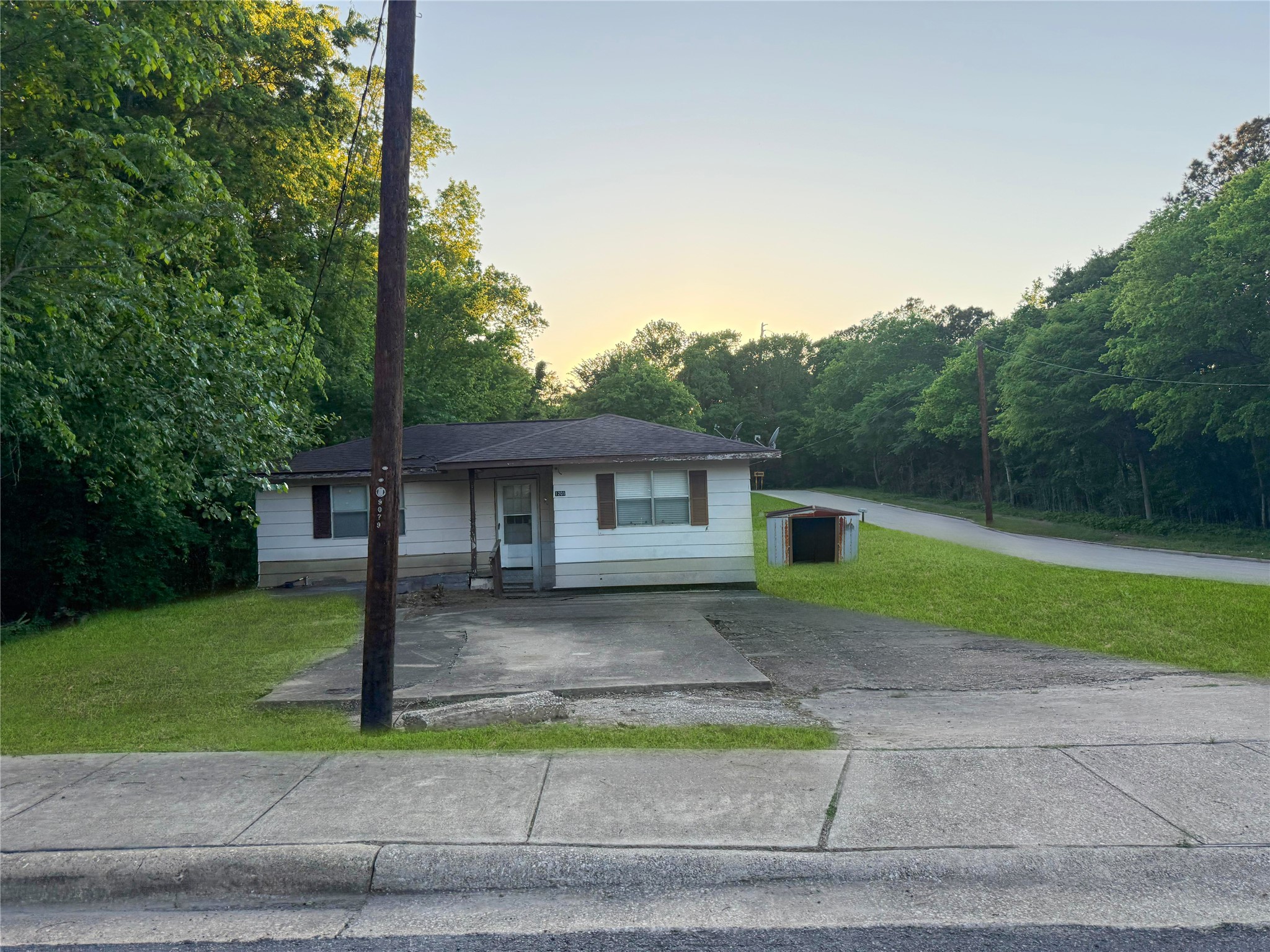 1201 El Road Huntsville, TX 77320 - Photo 4 of 7