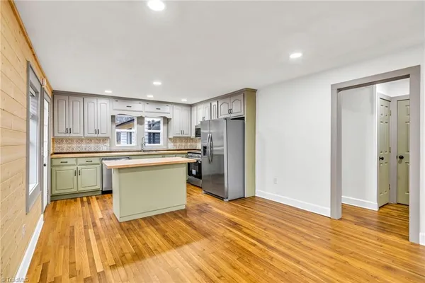 $349,900 | 7 Legra Road, Grassy Creek, NC 28631