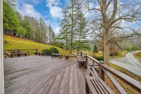 $349,900 | 7 Legra Road, Grassy Creek, NC 28631