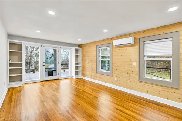 $349,900 | 7 Legra Road, Grassy Creek, NC 28631