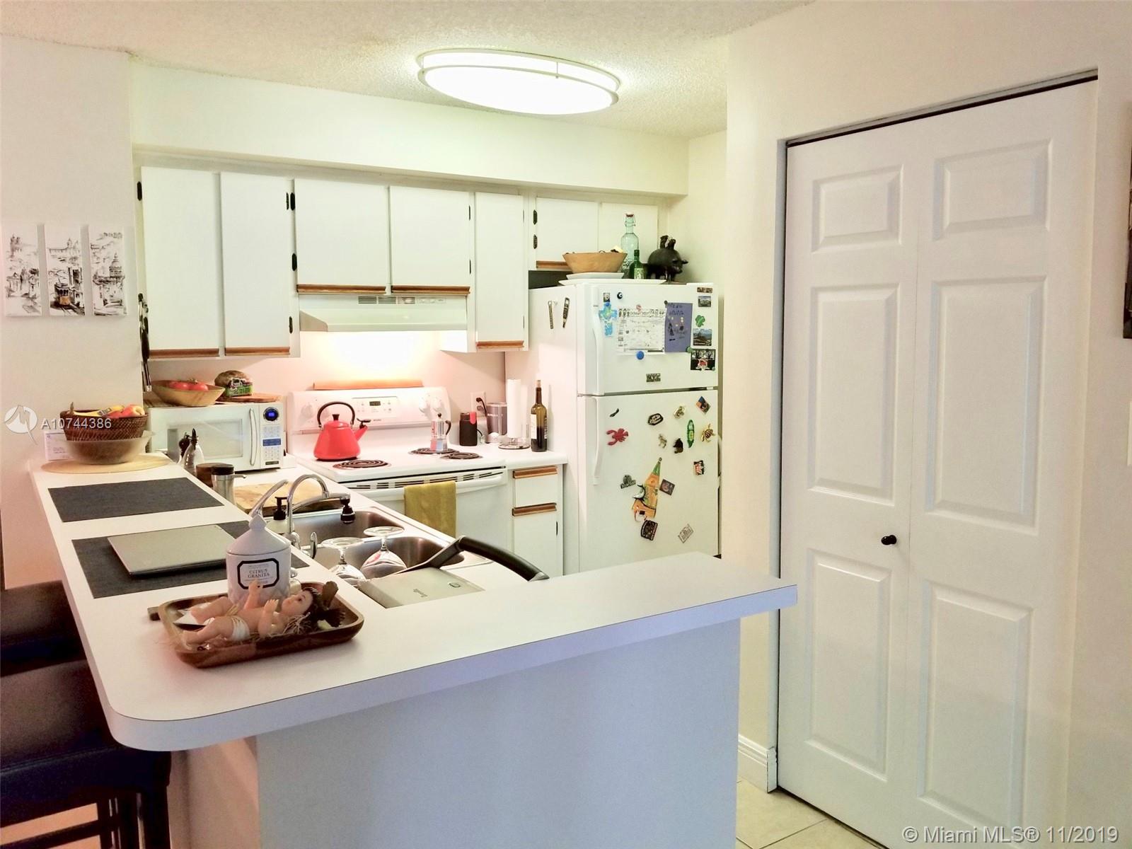 560 South Park Road, Unit 227 Hollywood, FL 33021 - Photo 5 of 29