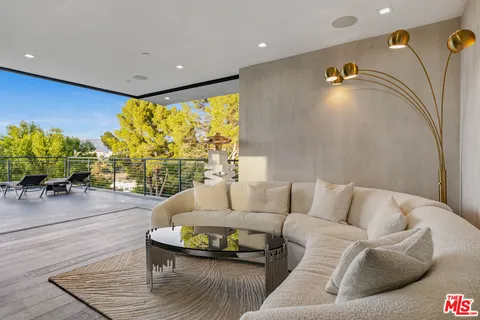 $6,295,000 | 3712 Broadlawn Drive, Los Angeles, CA 90068