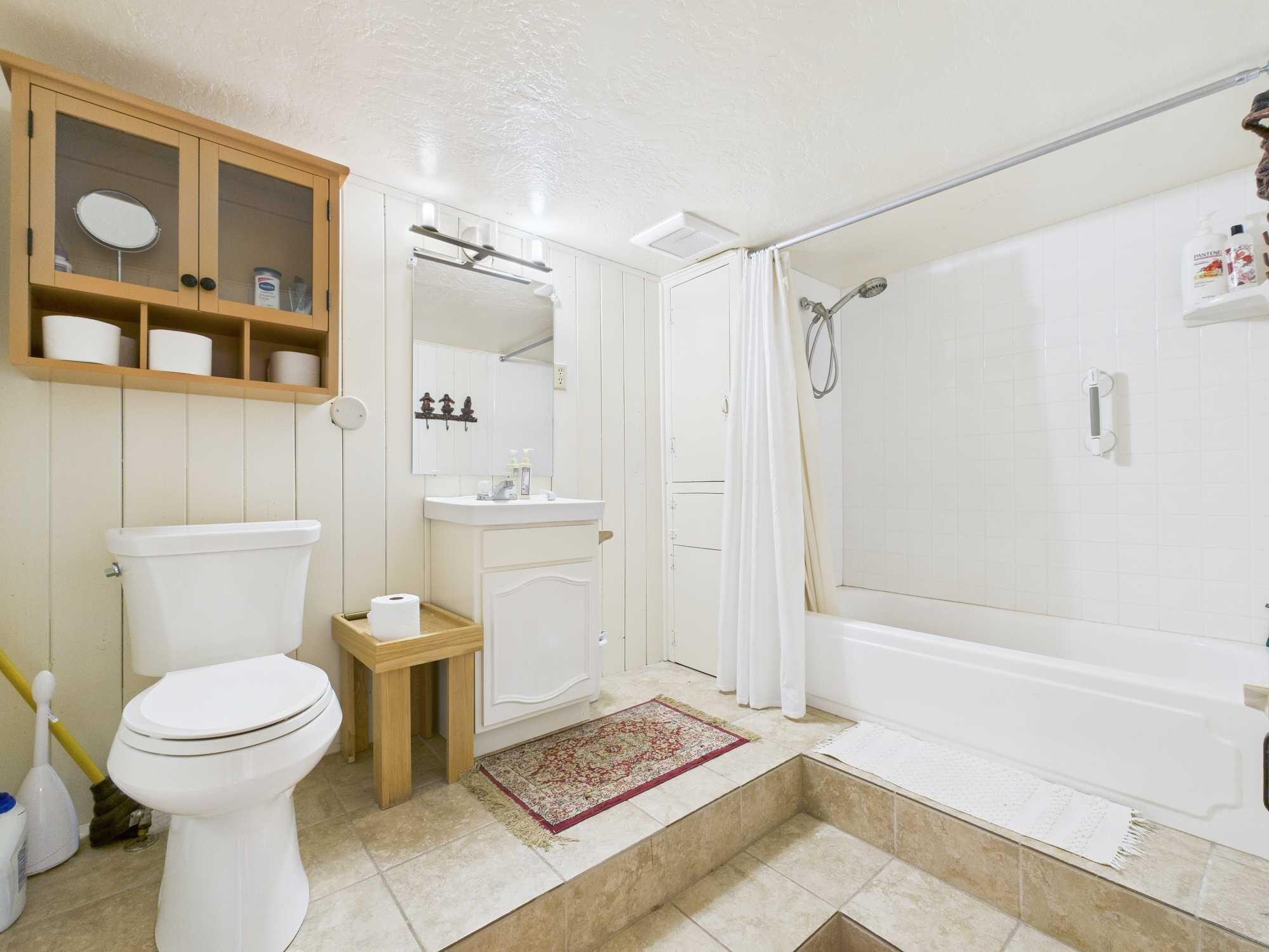 320 Pine Street Hailey, ID 83333 - Photo 17 of 25 Lower Level Bathroom