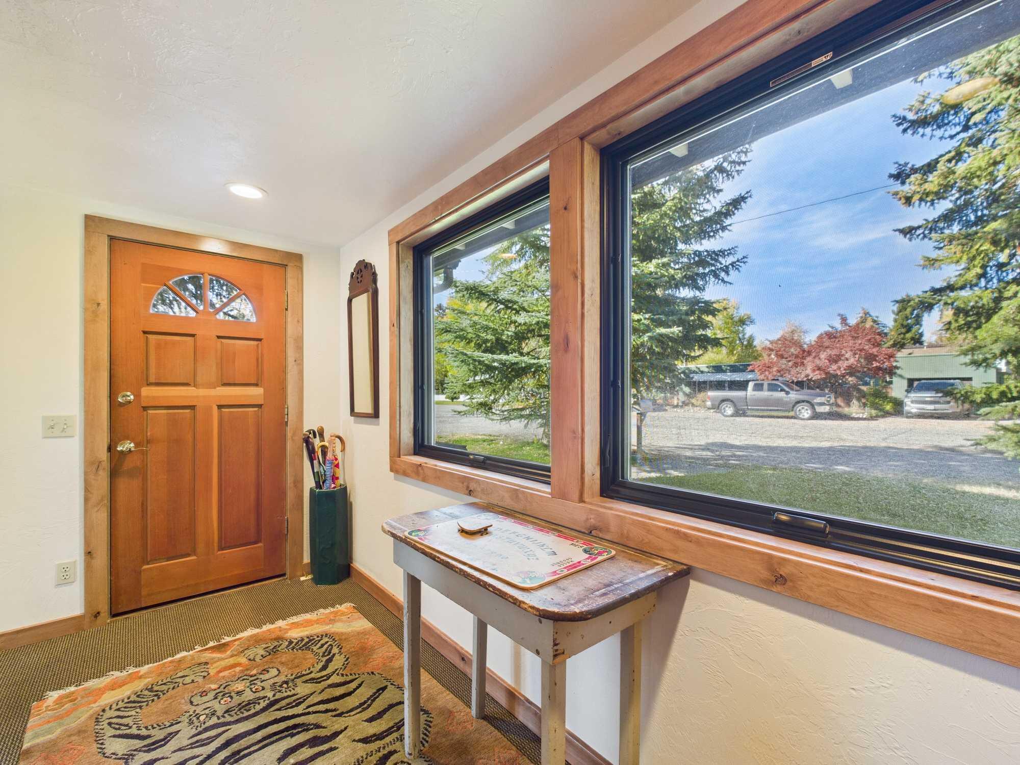 320 Pine Street Hailey, ID 83333 - Photo 2 of 25 Entry