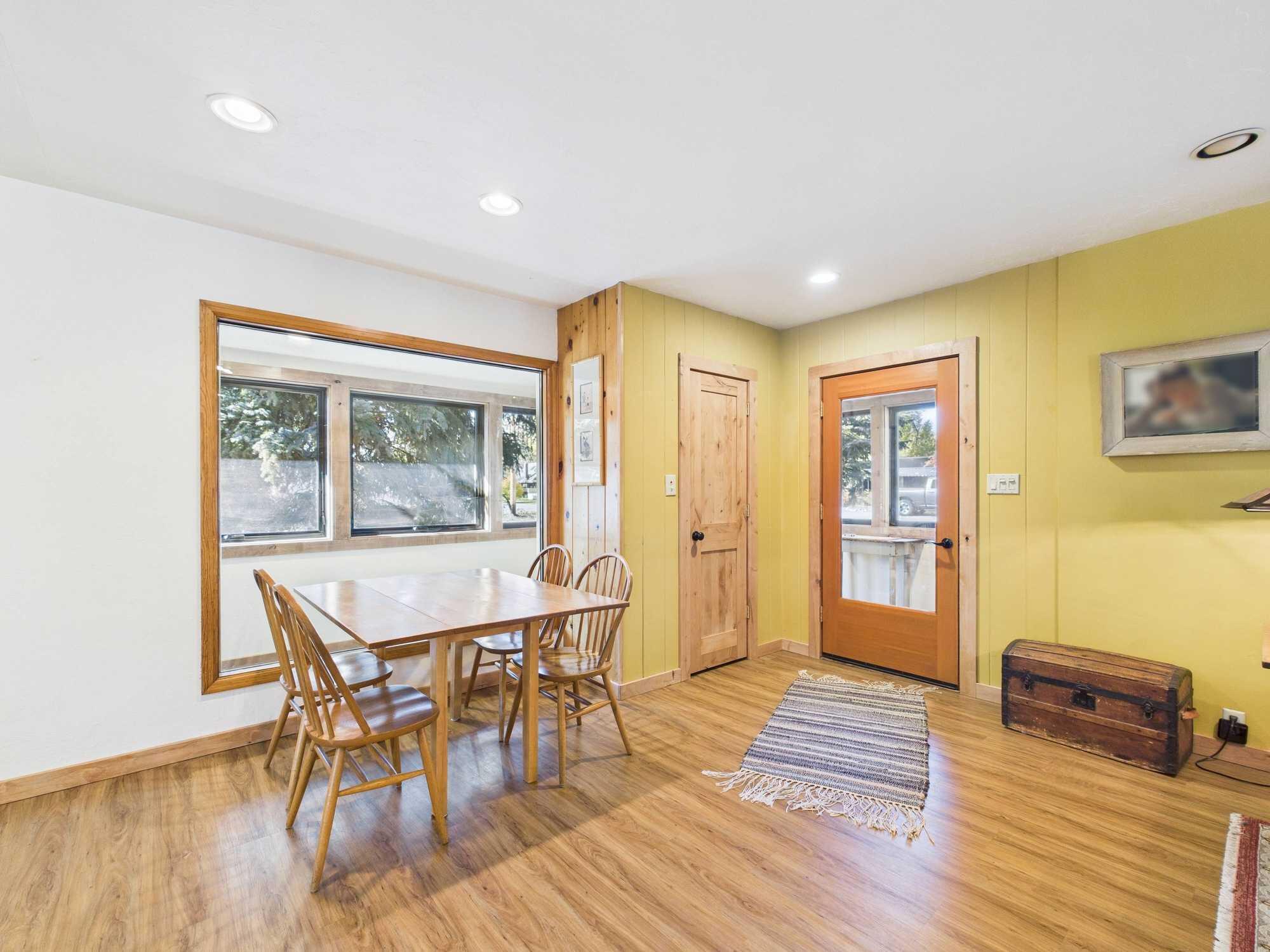 320 Pine Street Hailey, ID 83333 - Photo 6 of 25 Dining Area