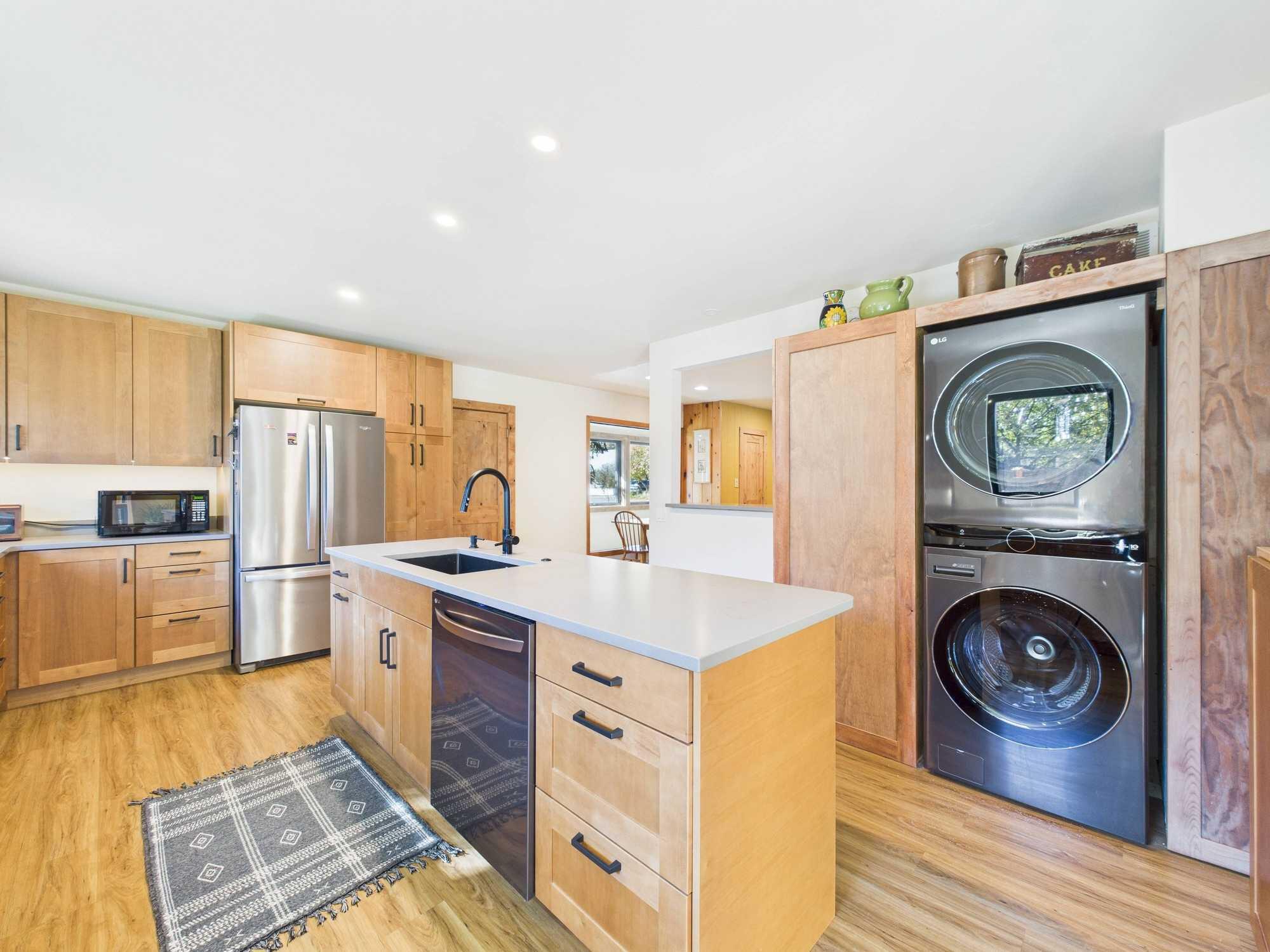 320 Pine Street Hailey, ID 83333 - Photo 8 of 25 Kitchen