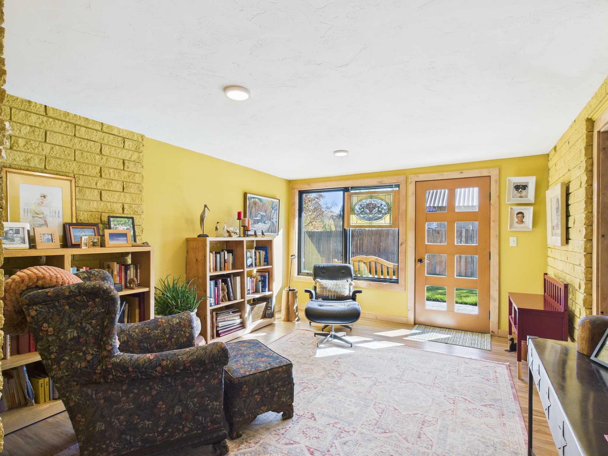 320 Pine Street Hailey, ID 83333 - Photo 10 of 25 Sitting Room