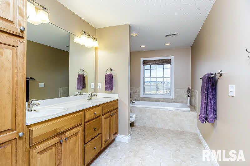 5645 Judge Road Bettendorf, IA 52722 - Photo 14 of 24 Gallery Image 14