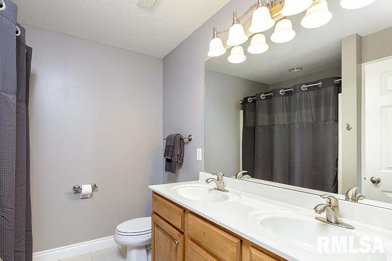 5645 Judge Road Bettendorf, IA 52722 - Photo 17 of 24 Gallery Image 17