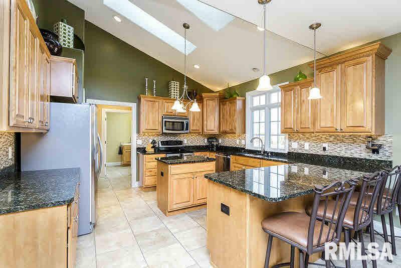 5645 Judge Road Bettendorf, IA 52722 - Photo 6 of 24 Gallery Image 6