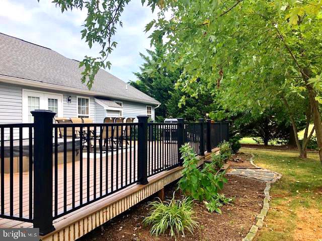 1170 Saddleback Road York, PA 17408 - Photo 29 of 31 Side View of Deck & Fence Railing
