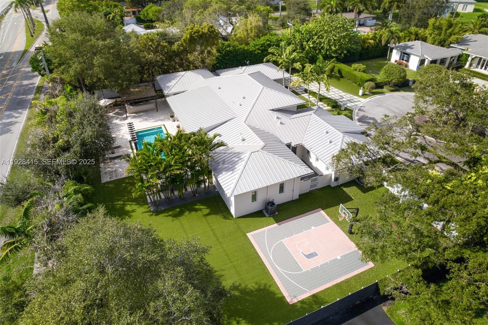 7222 Southwest 79th Terrace Miami, FL 33143 - Photo 33 of 43