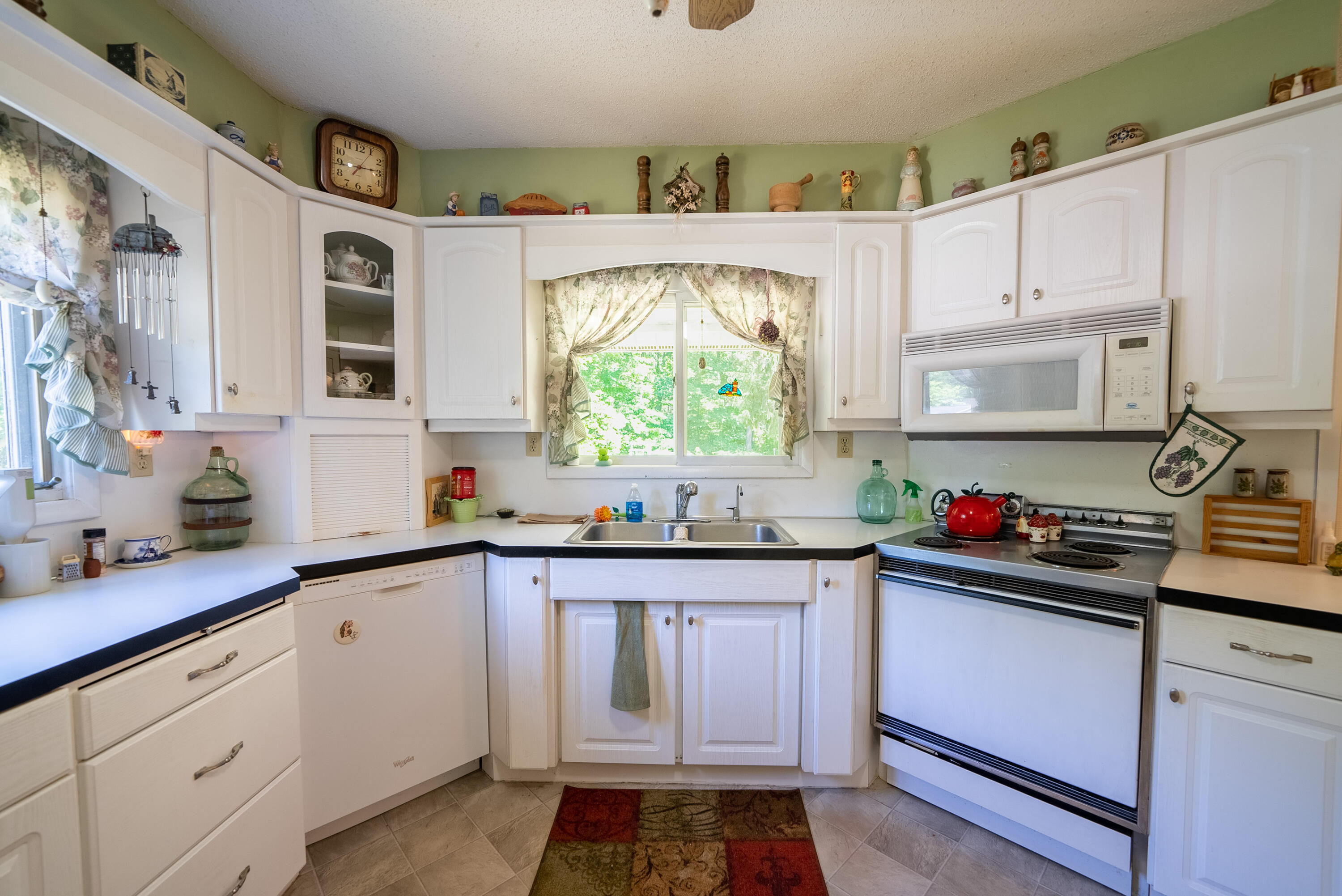 480 North Peterson Road Muskegon, MI 49445 - Photo 19 of 33 12. Kitchen 2
