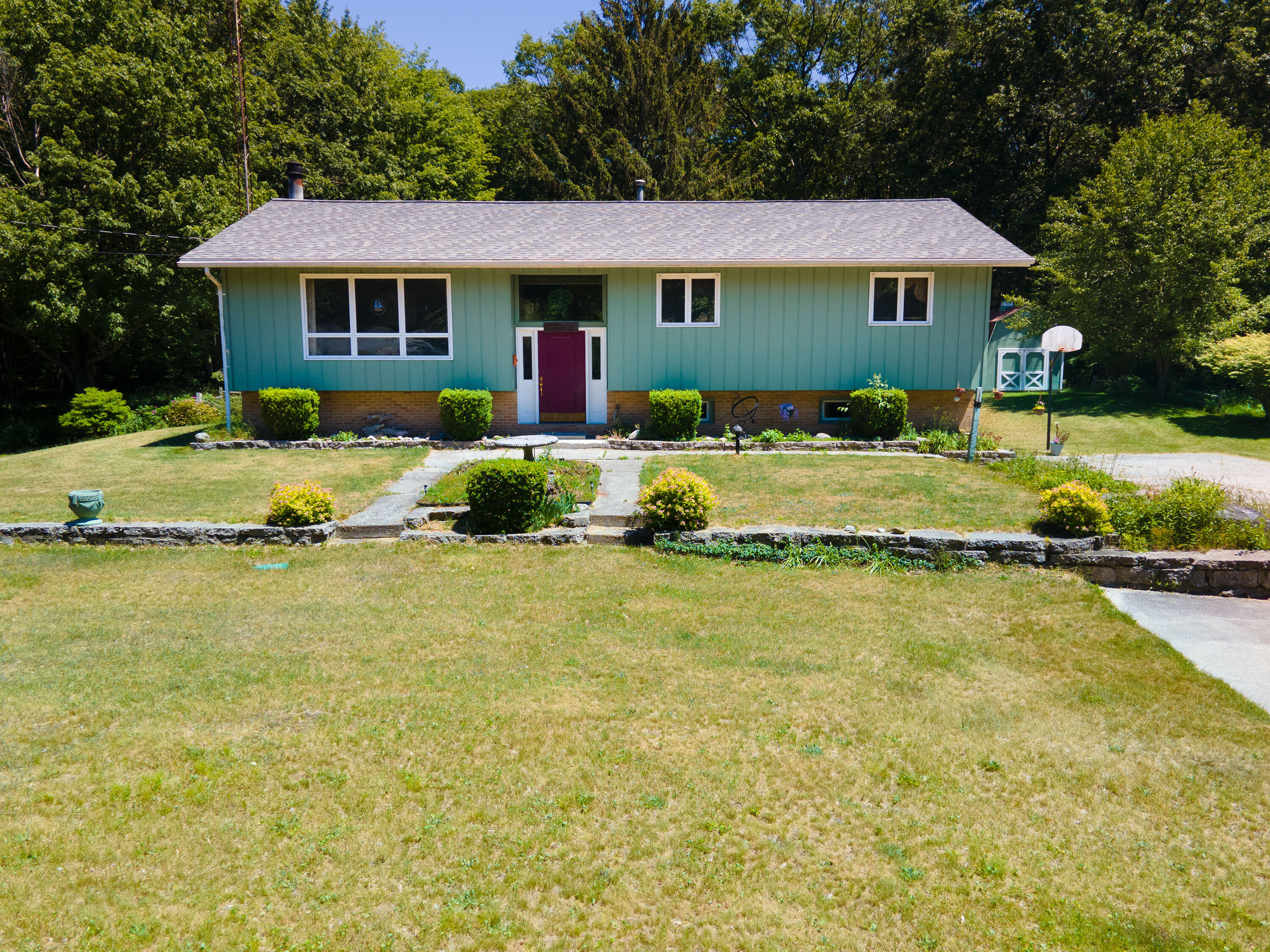 480 North Peterson Road Muskegon, MI 49445 - Photo 2 of 33 2. Exterior Front
