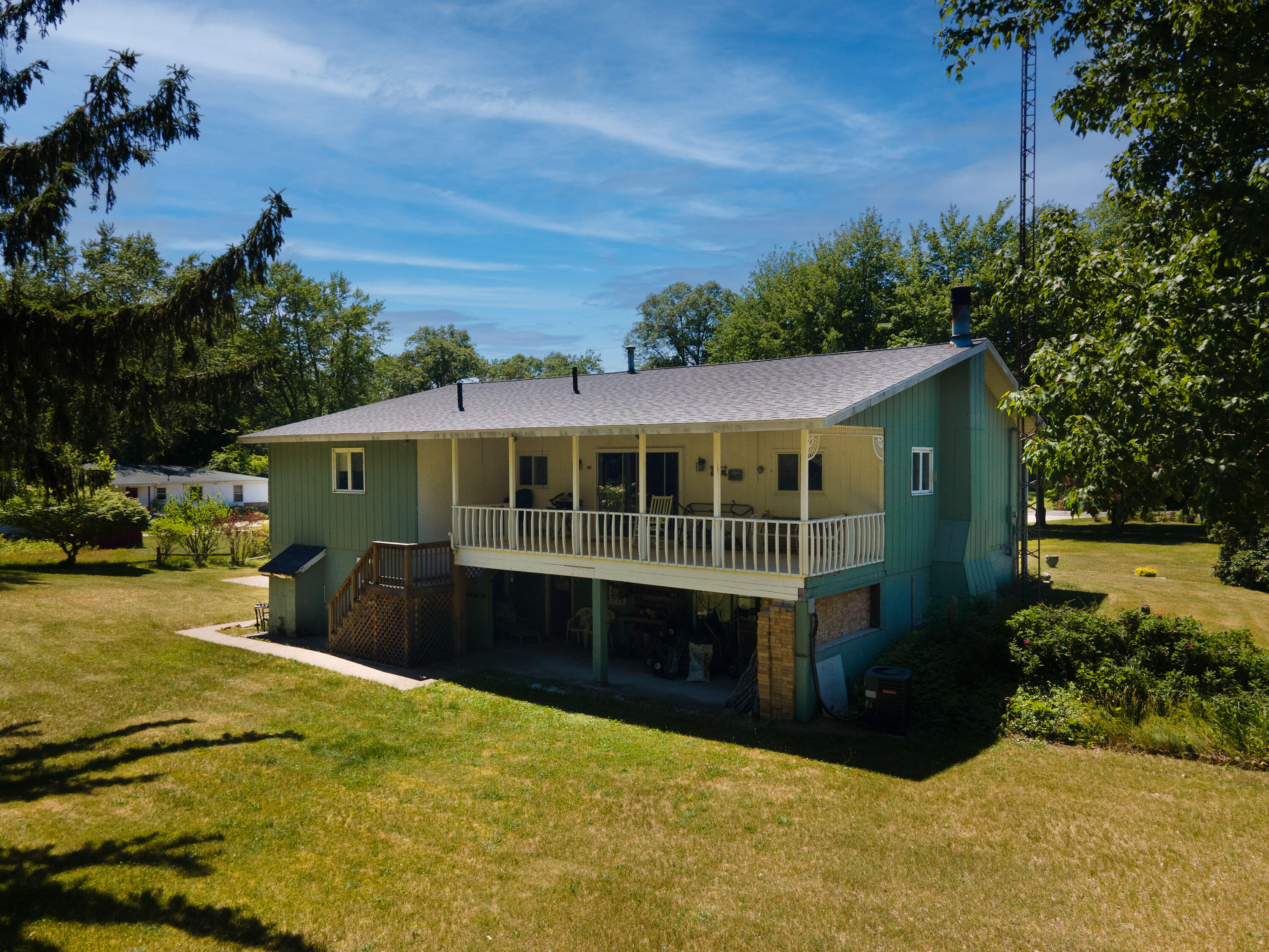 480 North Peterson Road Muskegon, MI 49445 - Photo 7 of 33 7. Exterior Rear Right Corner