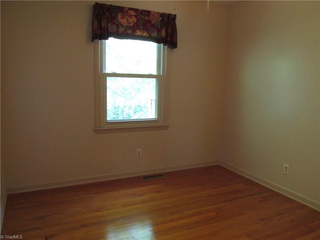 2303 Dover Place High Point, NC 27265 - Photo 13 of 17 Gallery Image 13