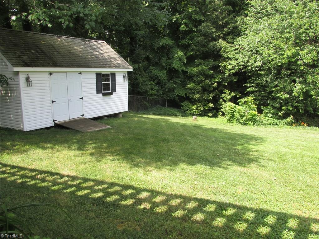 2303 Dover Place High Point, NC 27265 - Photo 15 of 17 Gallery Image 15