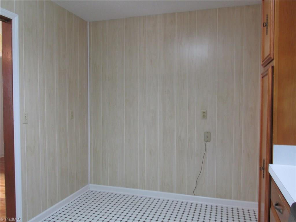 2303 Dover Place High Point, NC 27265 - Photo 9 of 17 Gallery Image 9