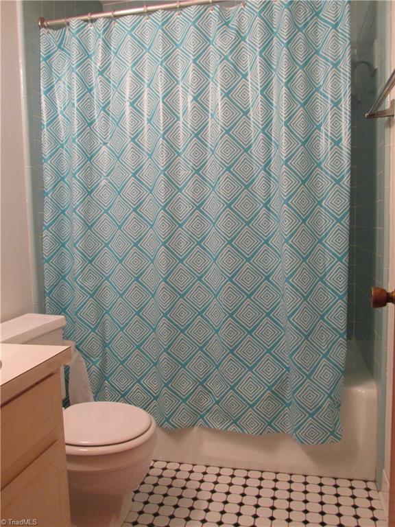 2303 Dover Place High Point, NC 27265 - Photo 10 of 17 Gallery Image 10