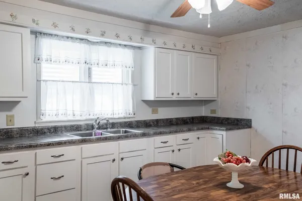 $120,000 | 308 West Flora Street, Valier, IL 62891