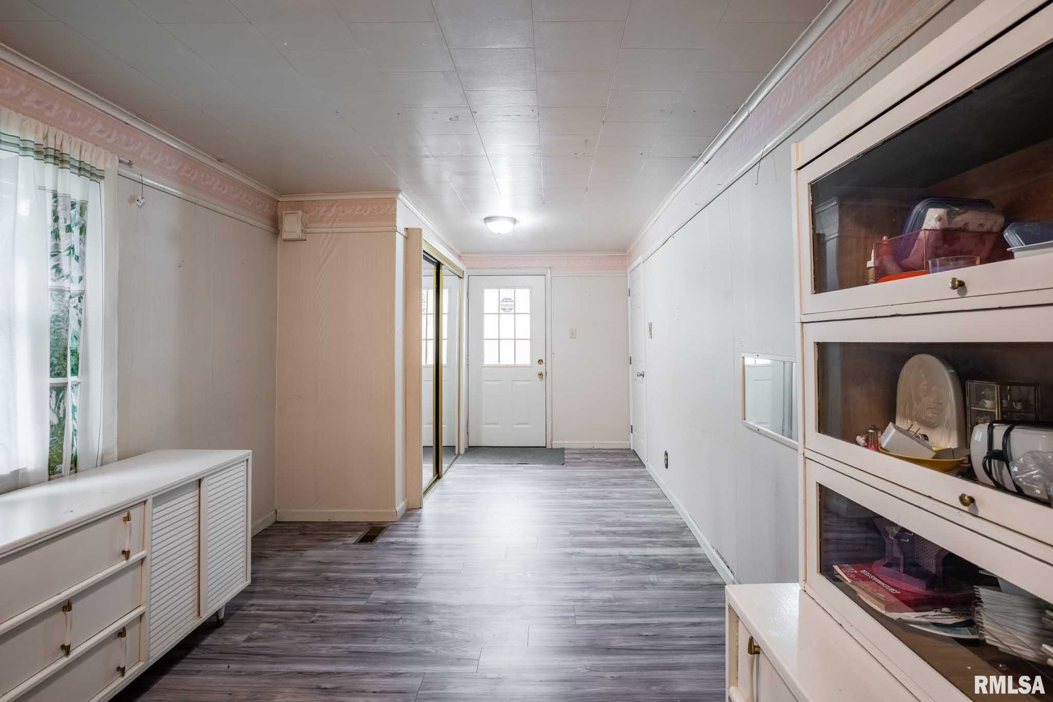 308 West Flora Street Valier, IL 62891 - Photo 6 of 25