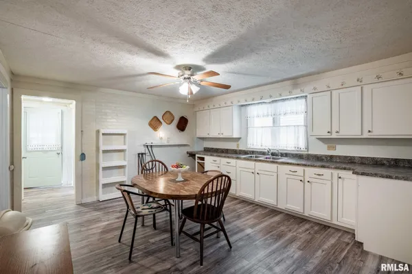 $120,000 | 308 West Flora Street, Valier, IL 62891