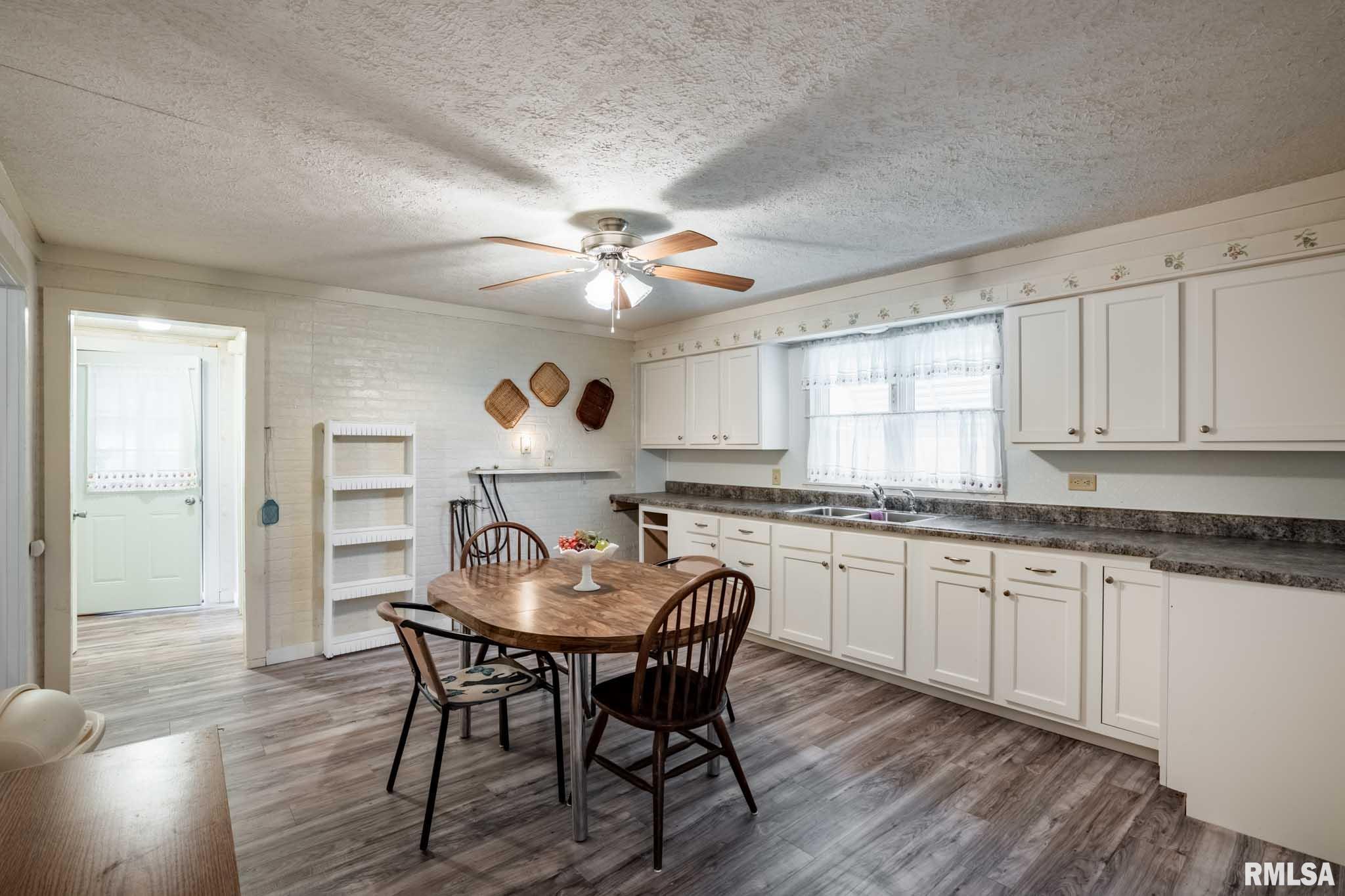 308 West Flora Street Valier, IL 62891 - Photo 9 of 25