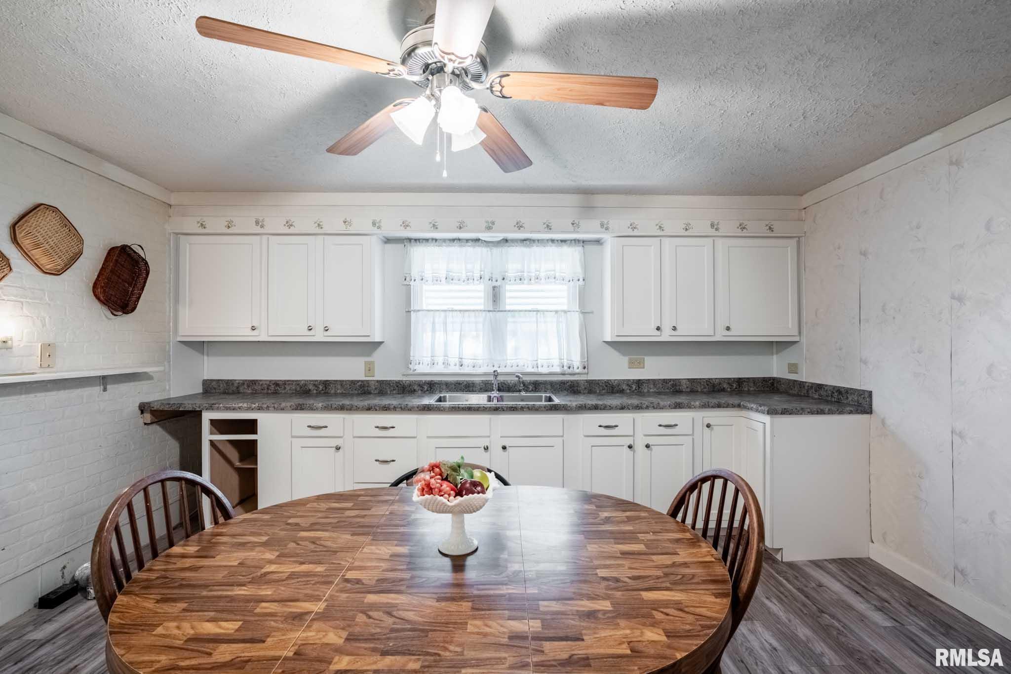 308 West Flora Street Valier, IL 62891 - Photo 10 of 25