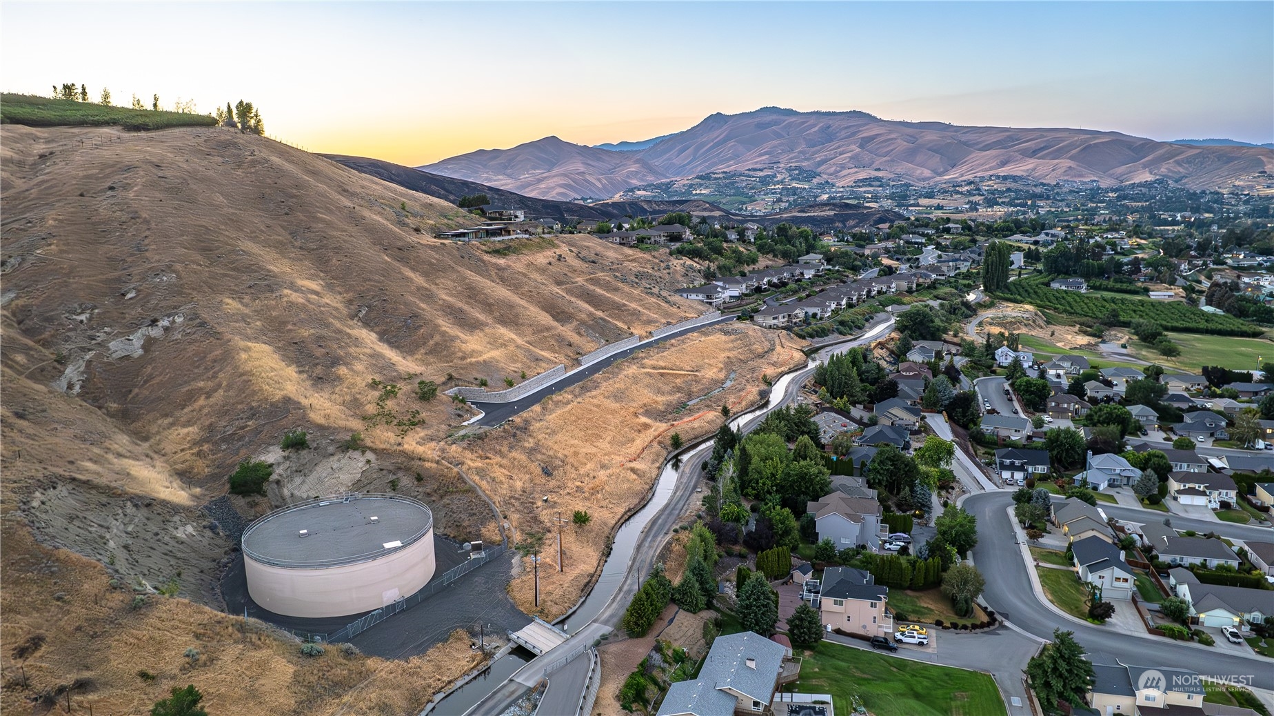 1865 Broadway Place Wenatchee, WA 98801 - Photo 4 of 7