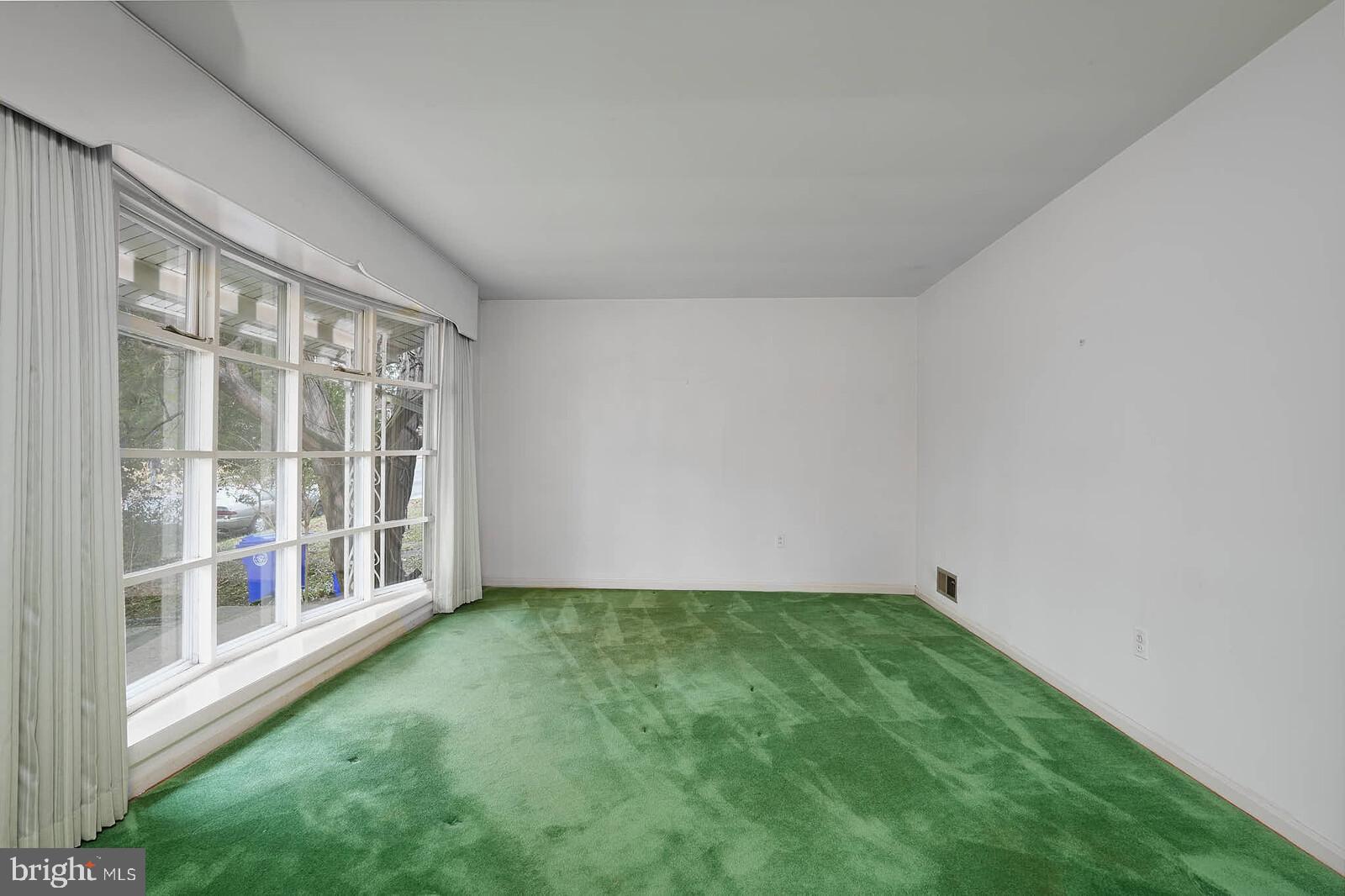 9403 Avenel Road Silver Spring, MD 20903 - Photo 3 of 39