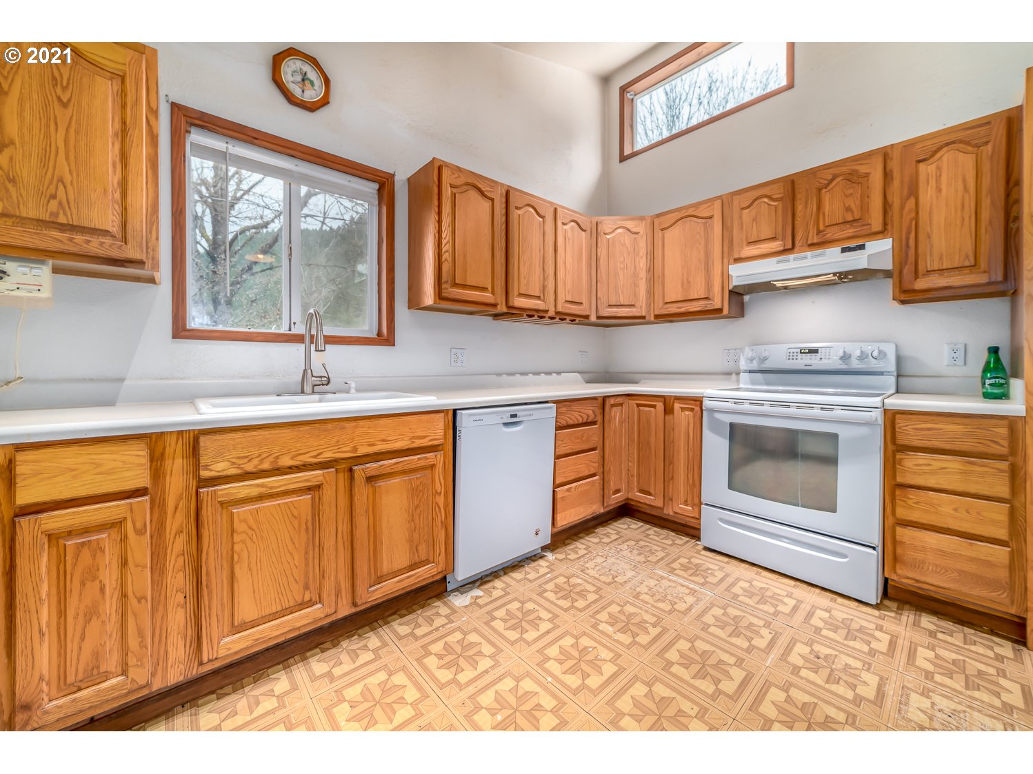 178 Phillips Ranch Road Yoncalla, OR 97499 - Photo 11 of 32 Gallery Image 11