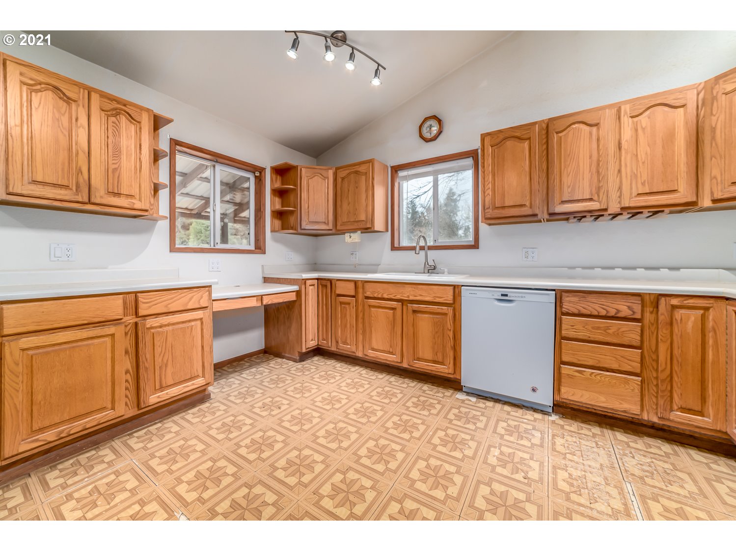 178 Phillips Ranch Road Yoncalla, OR 97499 - Photo 14 of 32 Gallery Image 14