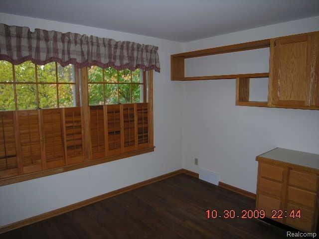 982 Rock Spring Road Bloomfield Hills, MI 48304 - Photo 9 of 12 bed 2