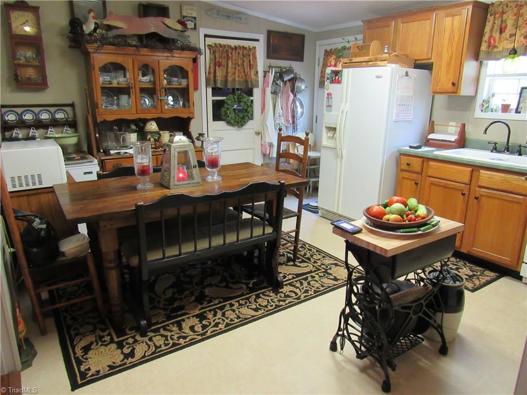 115 Ayers Road Pinnacle, NC 27043 - Photo 4 of 17 Gallery Image 4