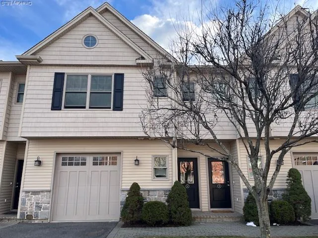 $4,650 | 50 Sintsink Drive East, Unit 6, Port Washington, NY 11050