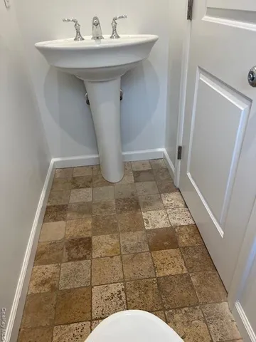 $4,650 | 50 Sintsink Drive East, Unit 6, Port Washington, NY 11050