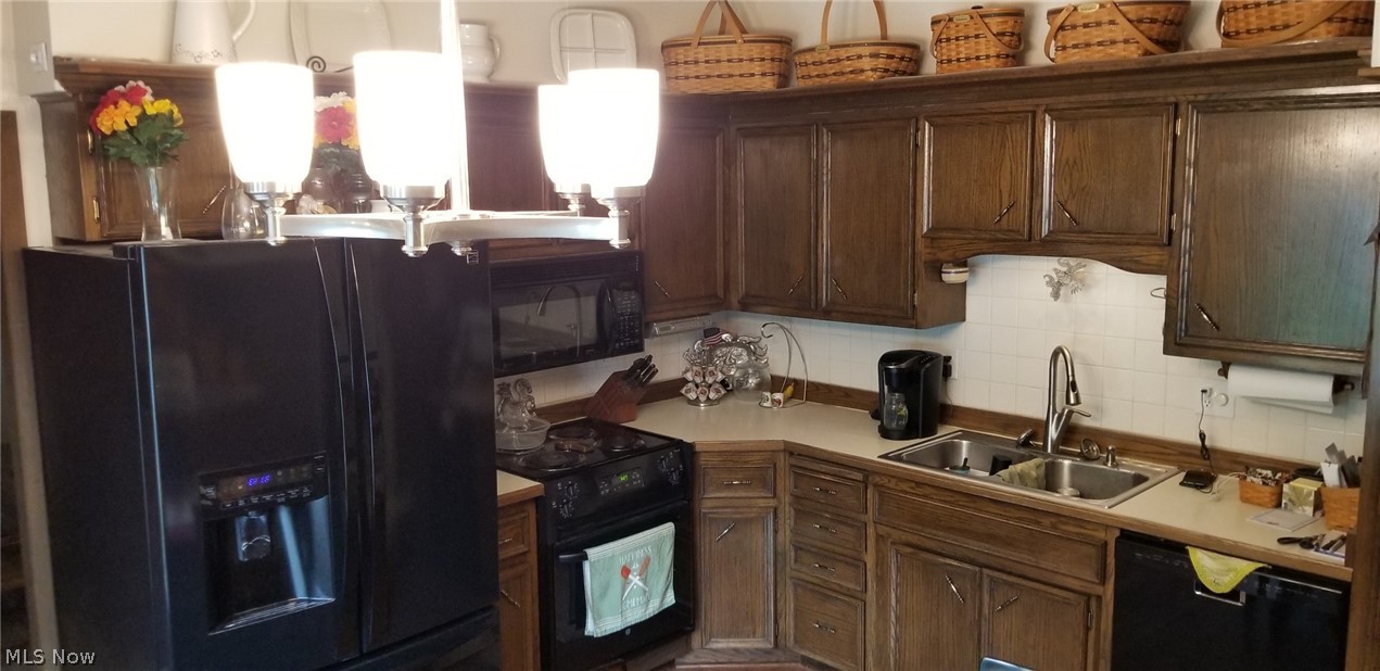 591 Griffith Road Akron, OH 44312 - Photo 5 of 32 Kitchen