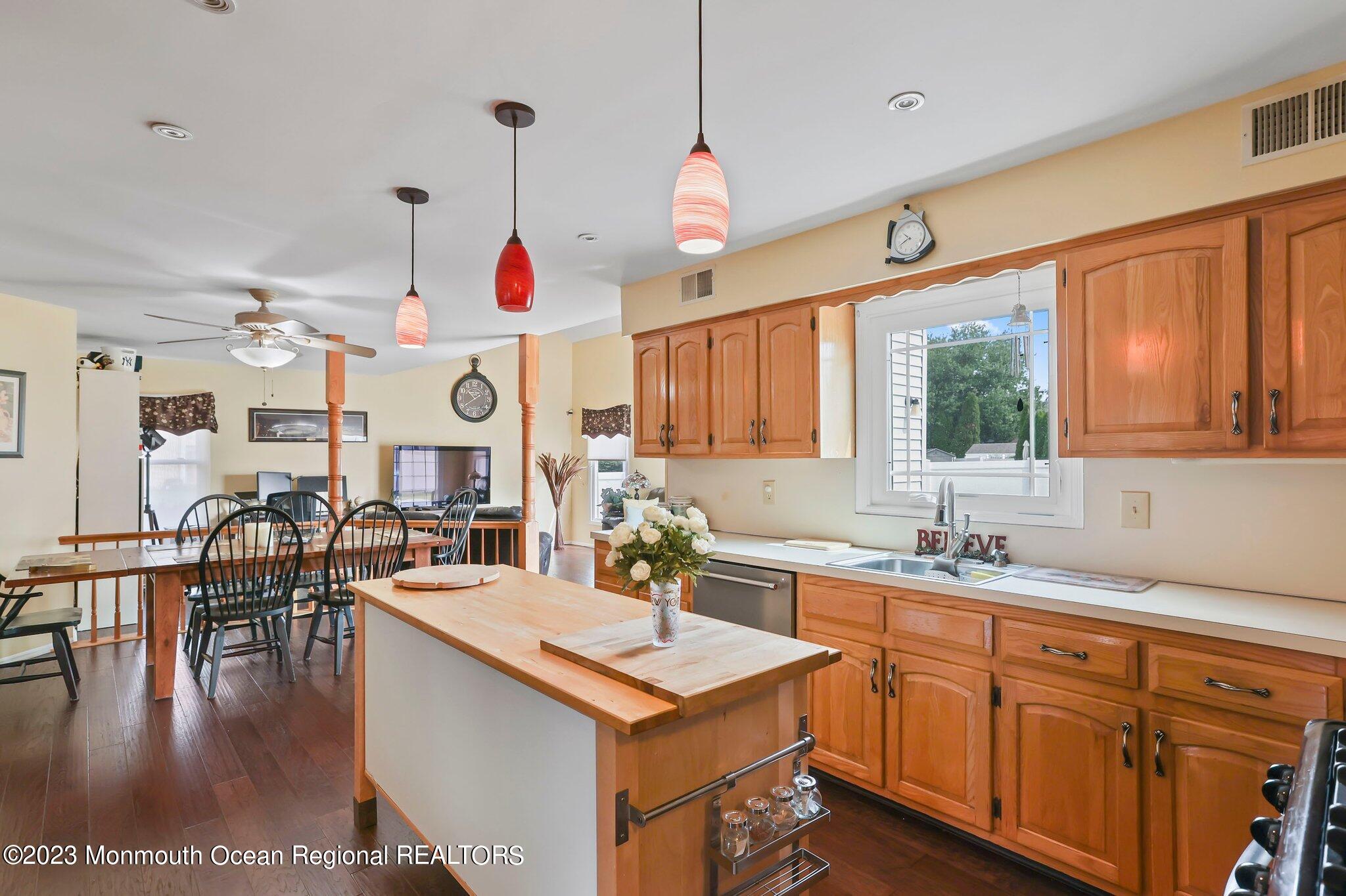 31 Daniel Drive Hazlet, NJ 07730 - Photo 11 of 31 8V7A3369