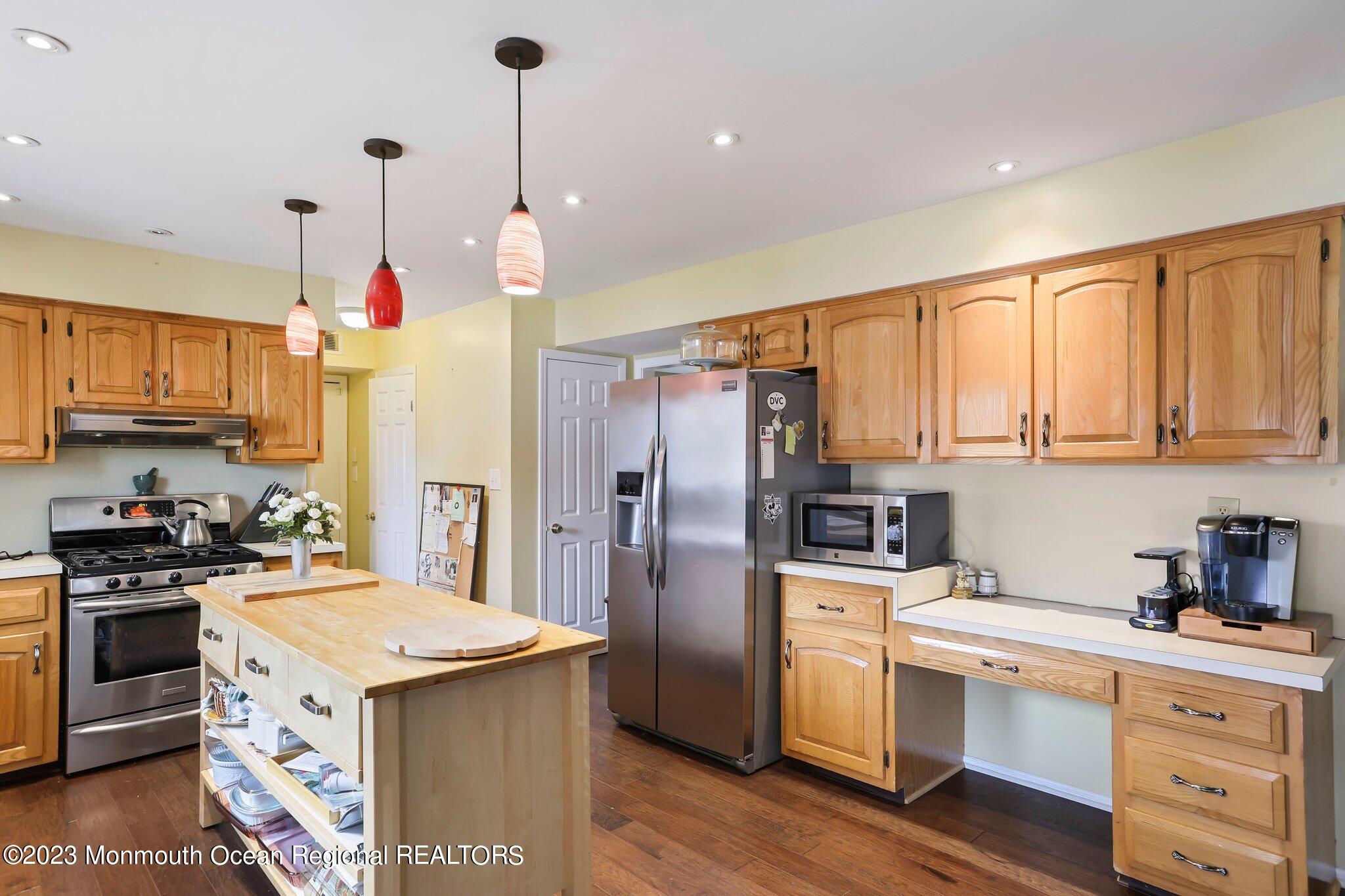 31 Daniel Drive Hazlet, NJ 07730 - Photo 8 of 31 8V7A3388