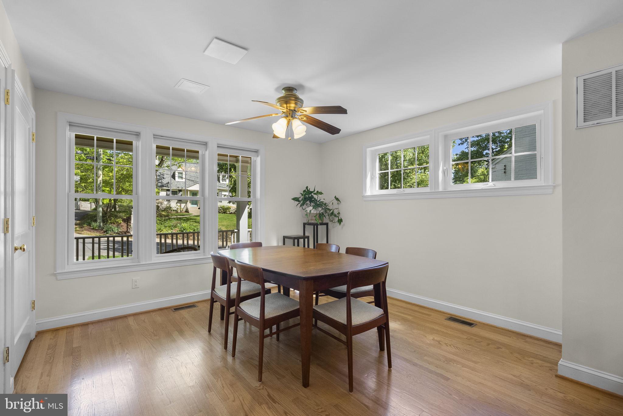 213 Crestmoor Circle Silver Spring, MD 20901 - Photo 13 of 42 Dining room