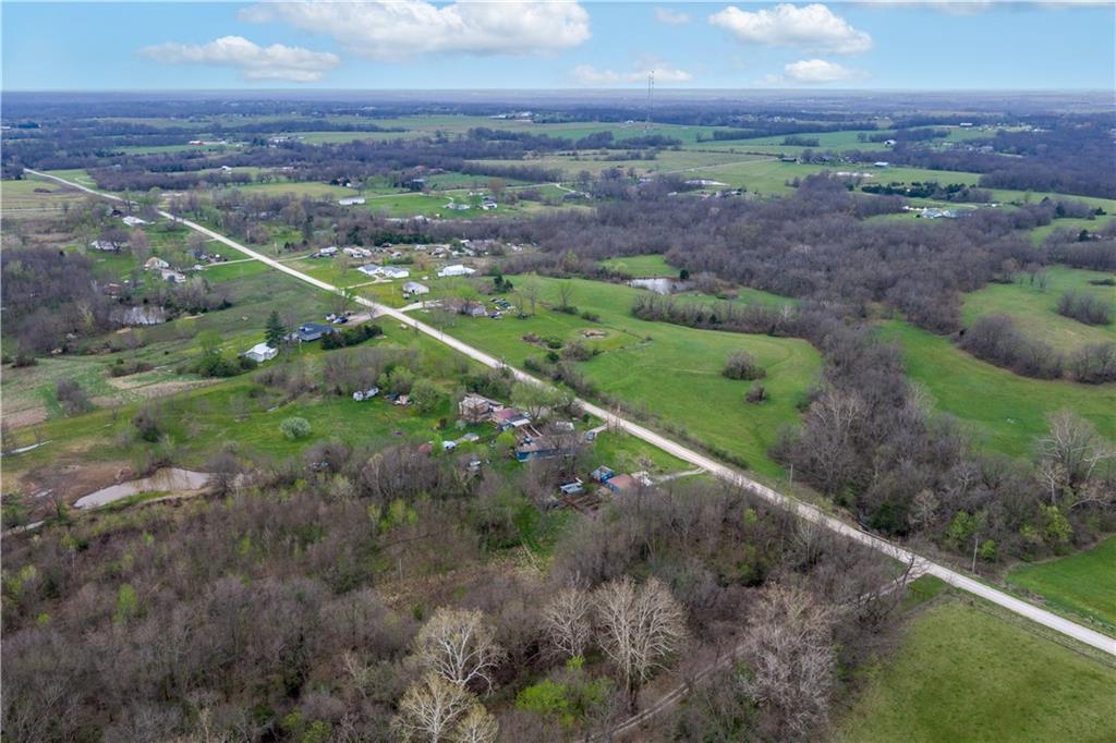 795 Northeast 101st Road Warrensburg, MO 64093 - Photo 2 of 10