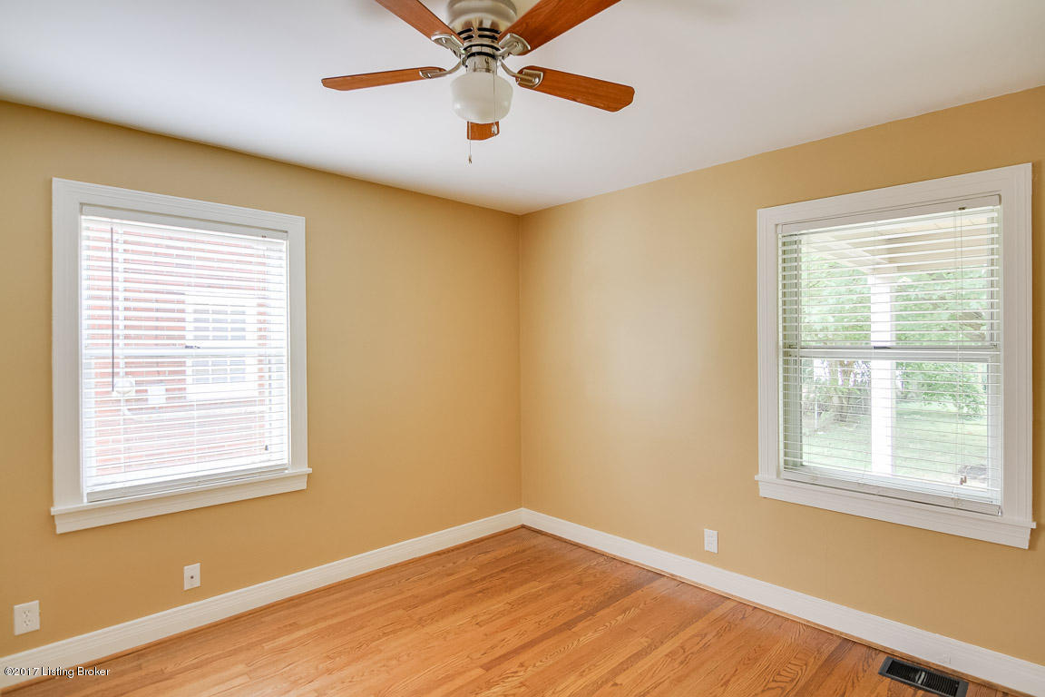 212 Ridgeway Avenue Louisville, KY 40207 - Photo 17 of 35 Back Bedroom