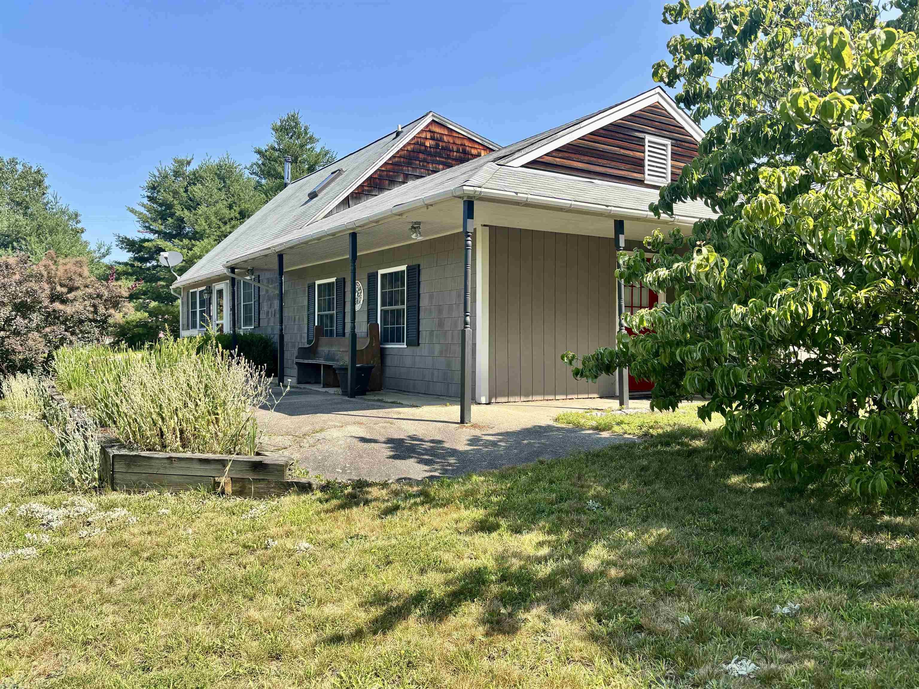 353 Forest Road Wilton, NH 03086 - Photo 3 of 29